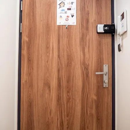 Brick House - Stefan Apartment
