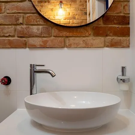 Apartment Brick House - Stefan Wroclaw