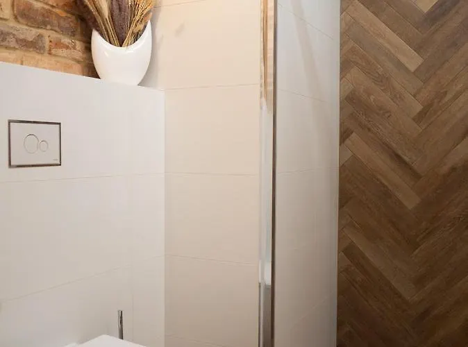 Brick House - Stefan Вроцлав